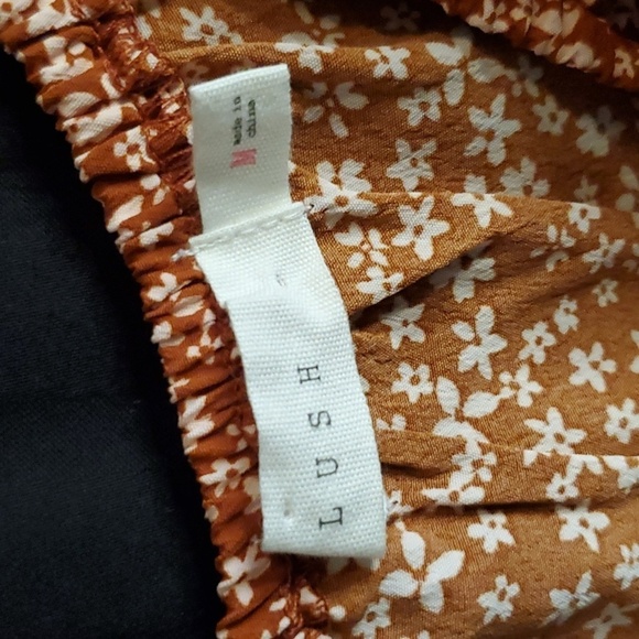 Lush Cinnamon Floral Baby Doll Dress Size Medium - Picture 5 of 5